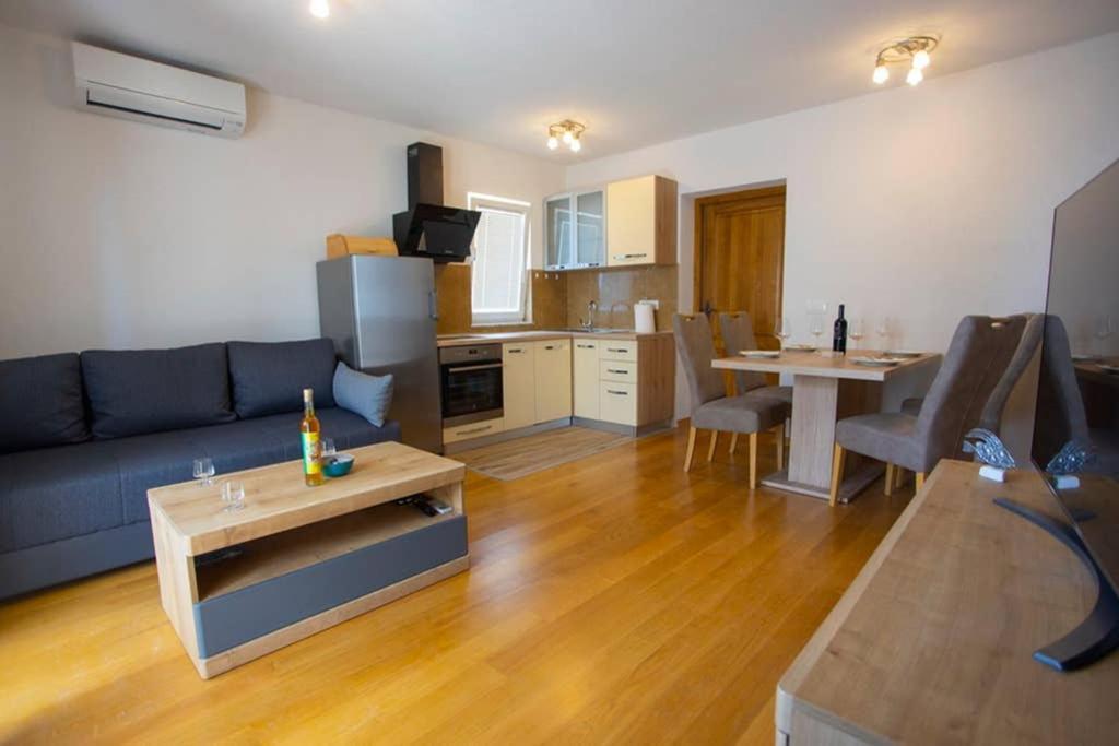 Apartments Vladimir #3 Makarska Buitenkant foto